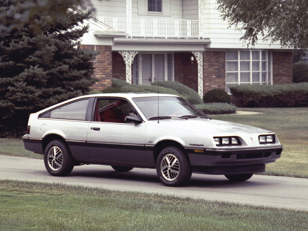 Pontiac Sunbird 2 поколение, хэтчбек 3 дв. (09.1983 - 09.1987)
